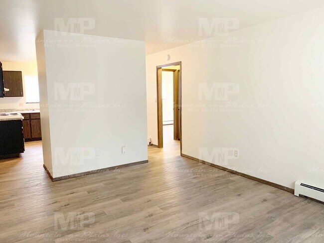 Building Photo - 1729 Palm Dr