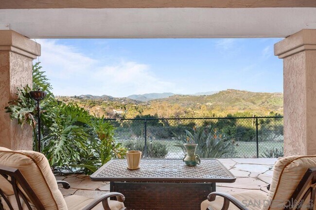 Foto del edificio - 3508 Tierra Linda Ln