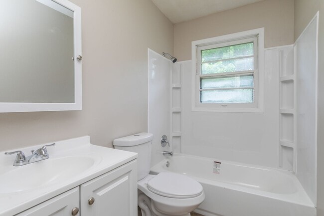 Foto del edificio - 3611 Rock Quarry Rd