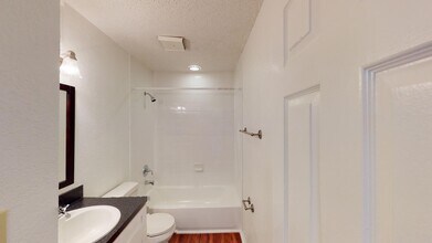 Interior Photo - Cambridge Woods