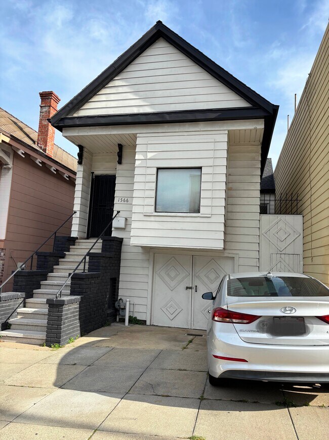 Foto del edificio - 1566 Newcomb Ave