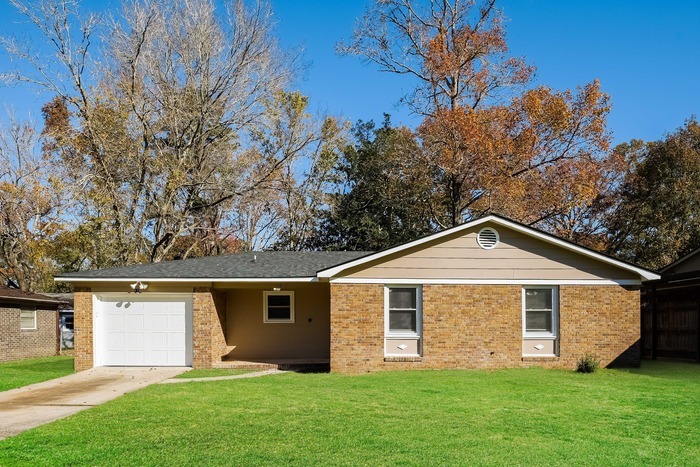 Foto principal - Beautiful 3 Bedroom in Summerville, SC