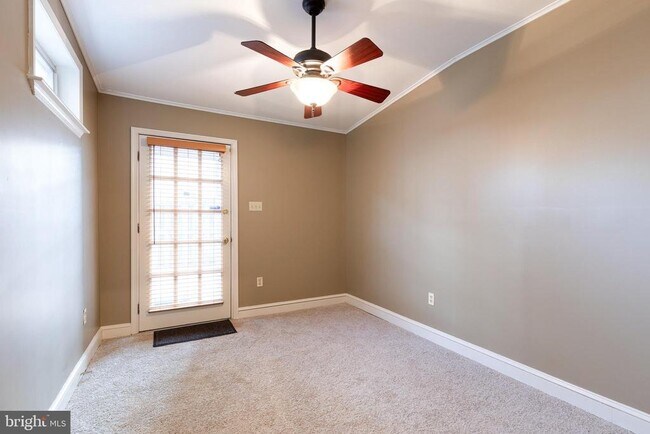 Foto del edificio - 1025 S Hanover St