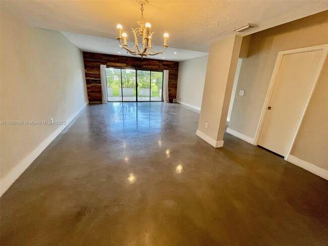 Foto del edificio - 9007 SW 62nd Terrace