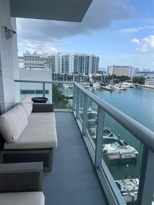Foto del edificio - 7928 East Dr