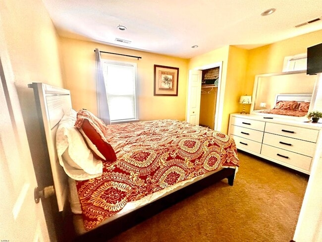 Foto del edificio - 2019 Kuehnle Ave