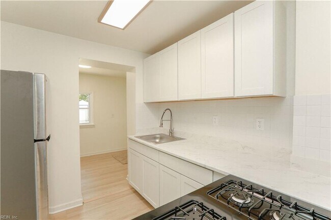 Building Photo - Cozy 2-Bedroom with Modern Upgrades