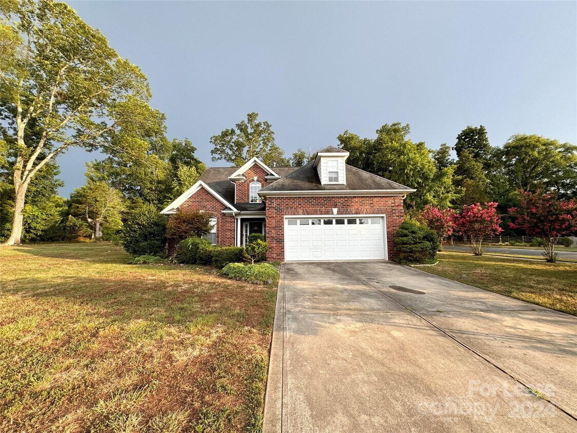 Foto principal - 834 Juanita Dr SW