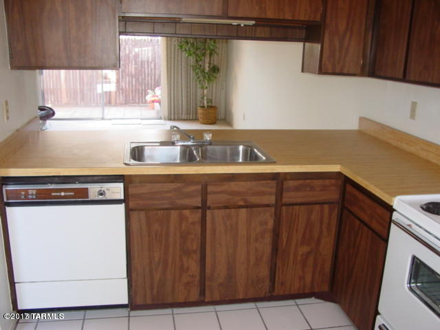 Building Photo - 964 S Pantano Rd
