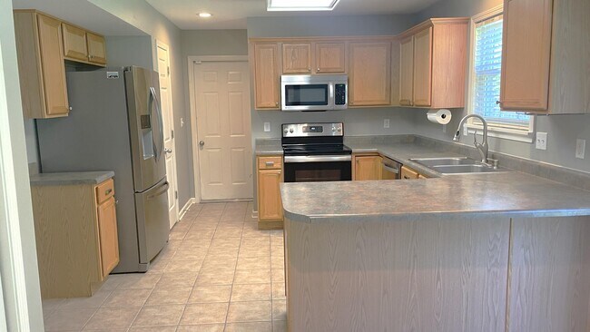 Building Photo - 2406 Lubbock Ct