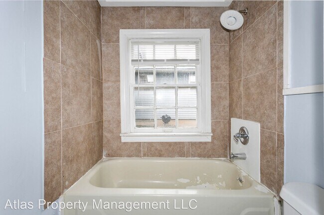 Foto del edificio - 3 br, 1 bath House - 1500 East 77th Street