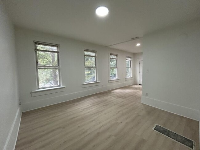 Building Photo - 2 bedroom in Chicago IL 60647