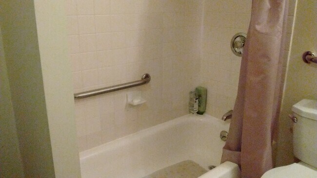 Foto del edificio - 77 Pond Ave