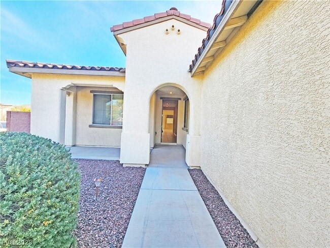 Building Photo - 5661 Ailanto Ave