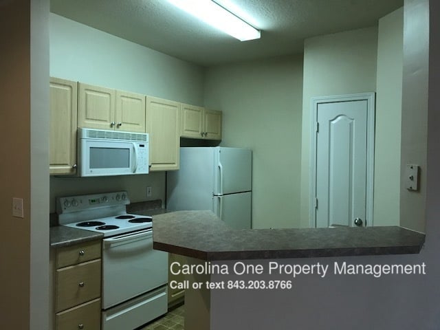 Primary Photo - 1300 Park West Blvd