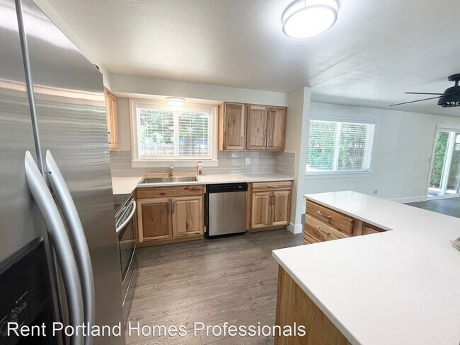 Building Photo - 3 br, 2 bath House - 2319 SW Sundial Ave