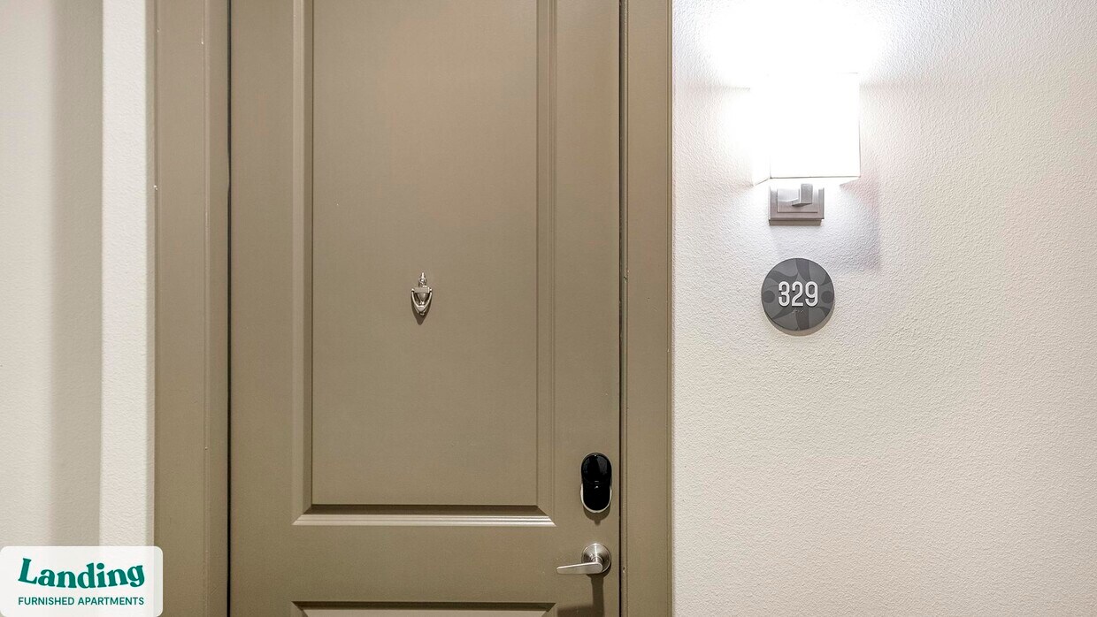 Foto principal - 2626 Fountain View Dr