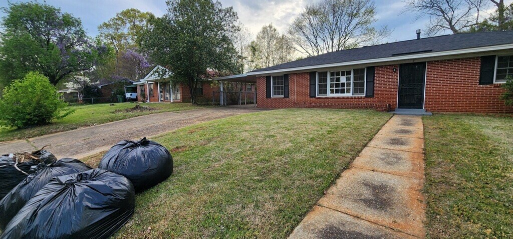 Foto principal - 3069 Barksdale St