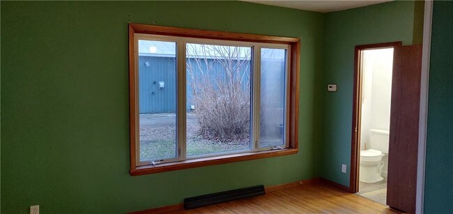 Foto del edificio - 7315 W Ridge Rd