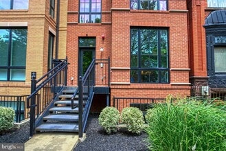 Building Photo - 467 M St NW