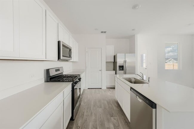 Building Photo - 200 Constanza Trl