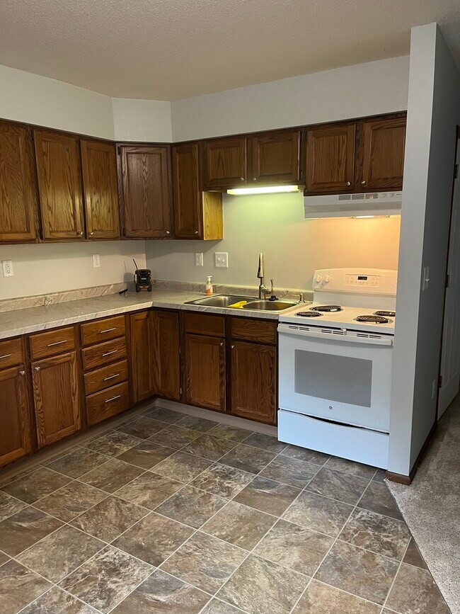 527 Bluebird Ct, Onalaska, WI 54650 Townhome Rentals in Onalaska WI