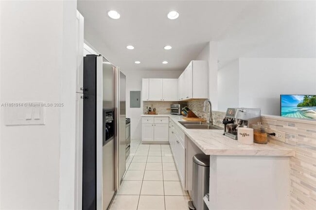 Building Photo - 3 bedroom in North Miami FL 33179