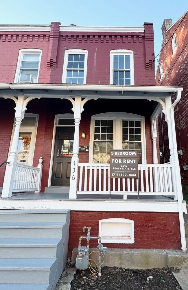 Building Photo - 736 E Marion St