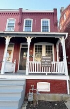 Building Photo - 736 E Marion St