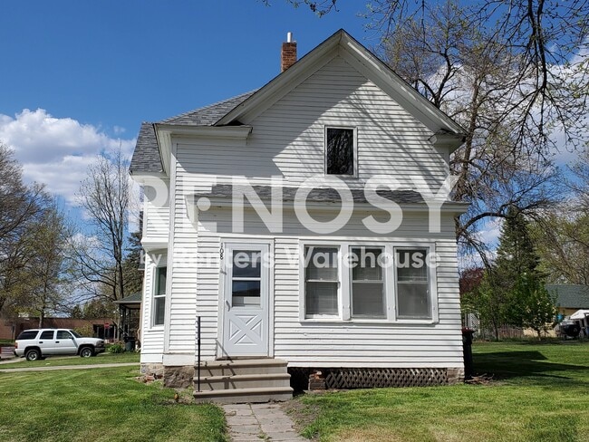Building Photo - 108 3rd St W