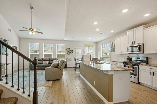 Building Photo - 512 Steele Shallows