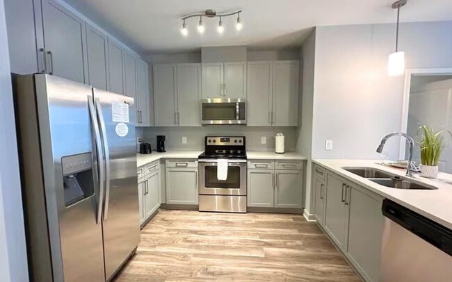 Foto del edificio - 220 Sandy Springs Cir