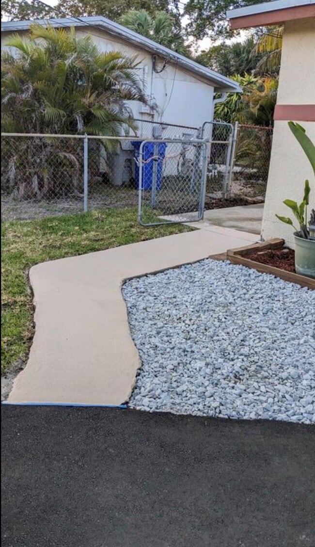 Foto del edificio - 2321 NW 6th St