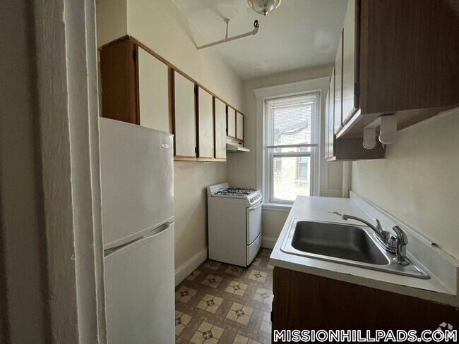 Building Photo - 360 Riverway