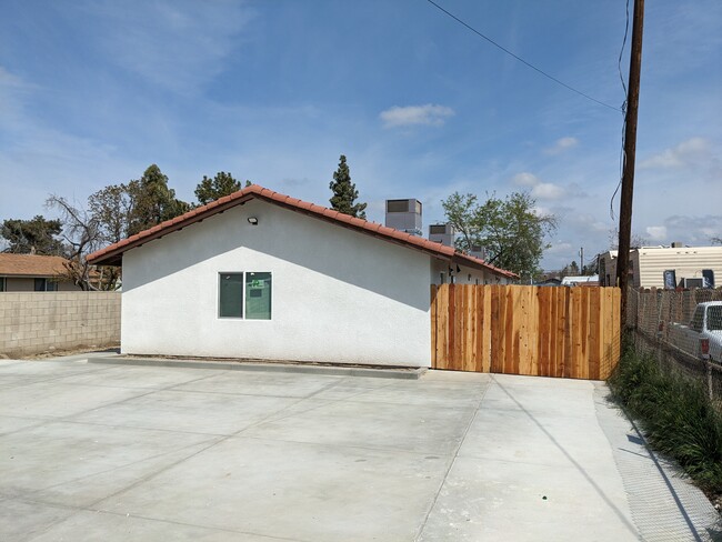 Foto del edificio - 228 Lincoln Ave