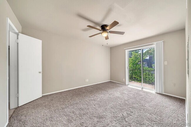 Building Photo - 6806 S Toledo Ave