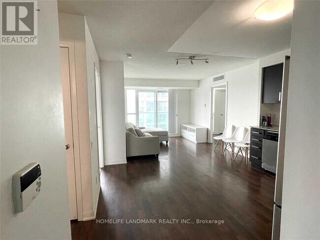 Building Photo - 17 Anndale Dr