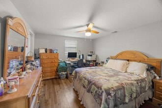 Building Photo - 1211 Trimm Ave