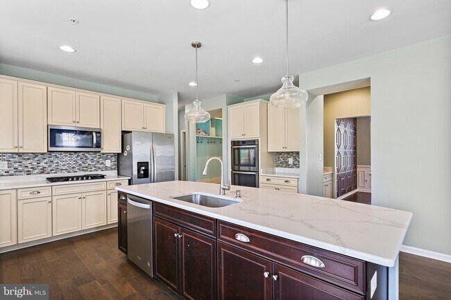 Building Photo - 10104 Wincopia Farms Way