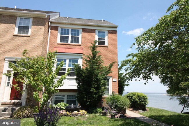 Building Photo - 1404 River Mist Ct