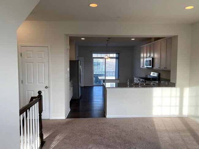 Building Photo - 522 Fairway Dr