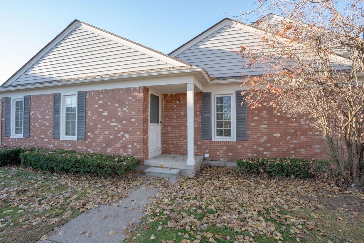 Got to see! Two bedroom brick ranch style... - Got to see!  Two bedroom brick ranch style...