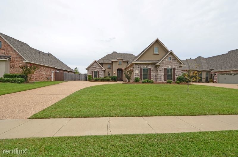 Primary Photo - 4 br, 3 bath House - 409 Long Acre Lane