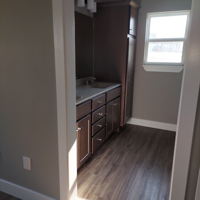 Building Photo - 1737 Sierra