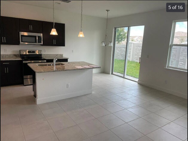 Building Photo - 1425 Captiva Cv