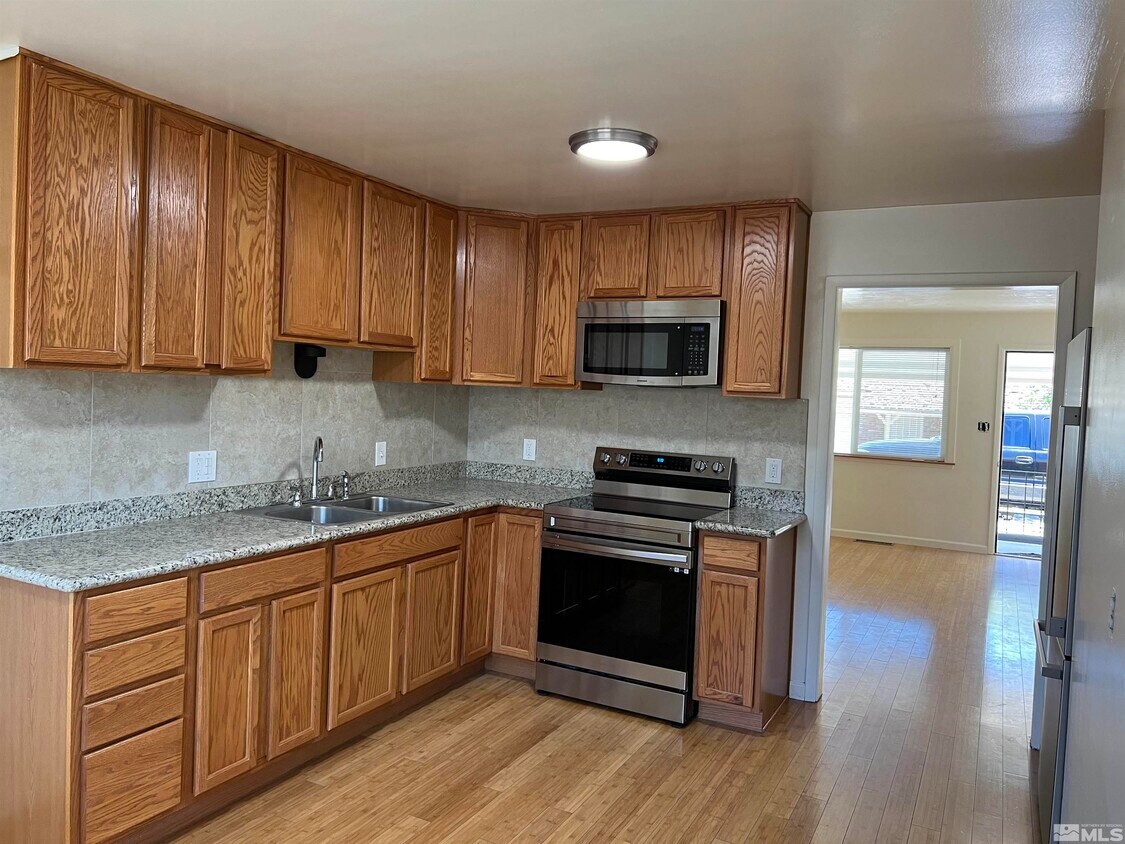 Foto principal - 975 Berrum Ln