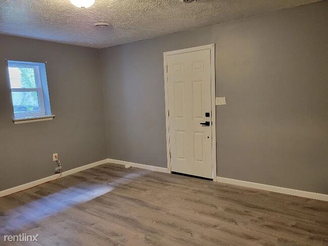 Building Photo - 4 br, 1 bath Duplex - 169 Union Street A