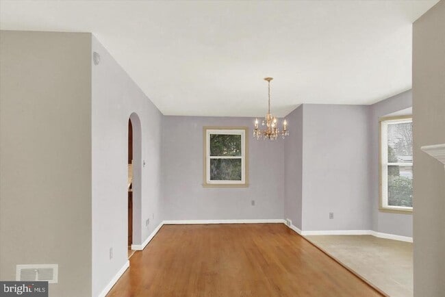 Foto del edificio - 117 E Maplewood Ave