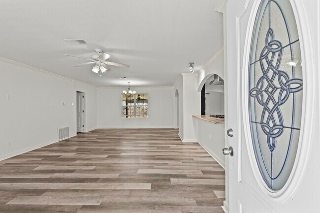 Building Photo - 1132 18th Ave N