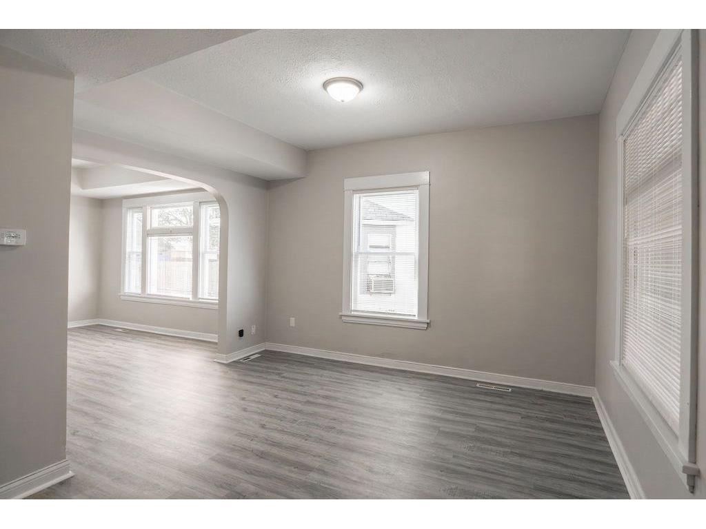 Primary Photo - 1606 Concordia Ave